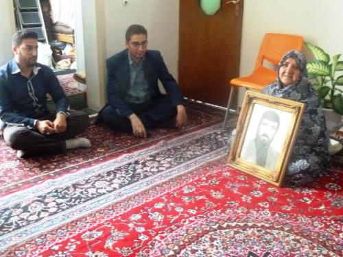 تجلیل از خانواده های شهدا تجلیل از همه ارزشهاست