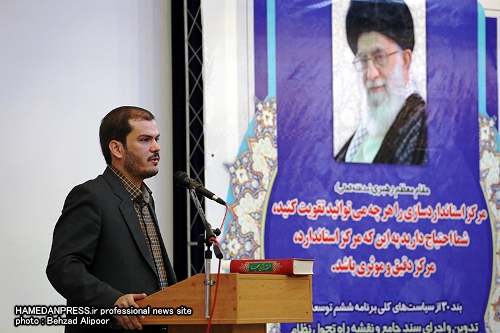 استاندار همدان اخراج مدير استاندارد را تكذيب كرد