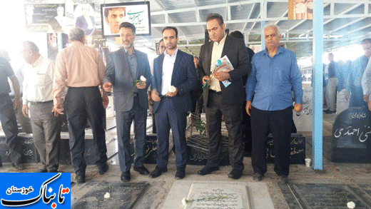 غبار رویی مزار شهدا همزمان با هفته تربیت بدنی