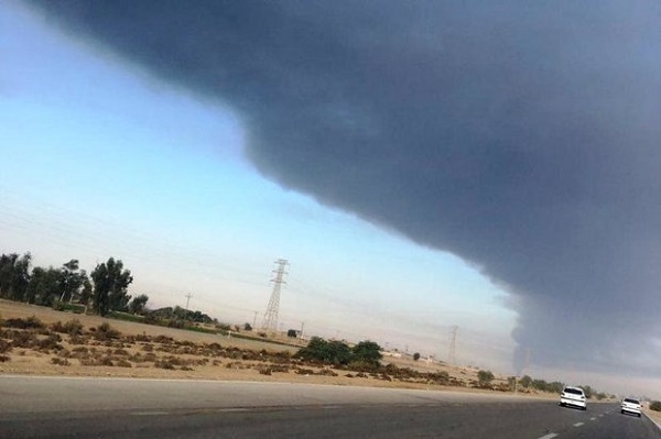 دود متصاعد شده در آسمان آبادان ناشی از آتش زدن لاستیک بود