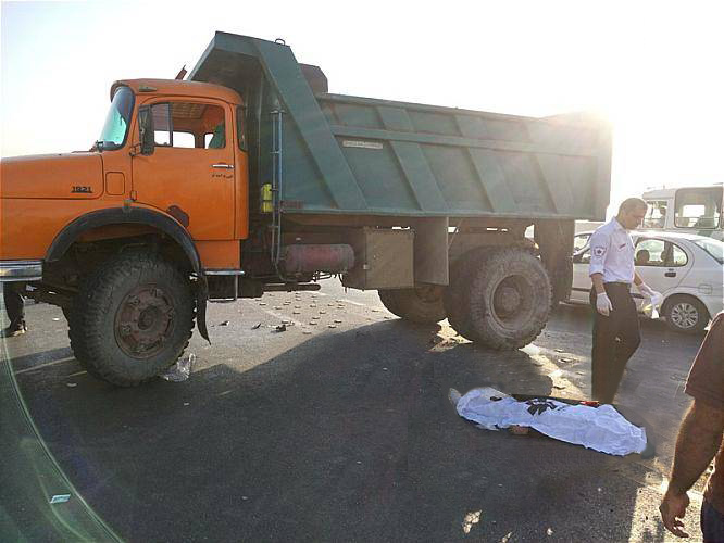 برخورد پژو 405 با کامیون بنز در آبیک