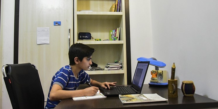 دانش آموزان و معلمان کنگان از دردسرهای تدریس مجازی می گویند دانش آموزان و معلمان کنگان از دردسرهای تدریس مجازی می گویند