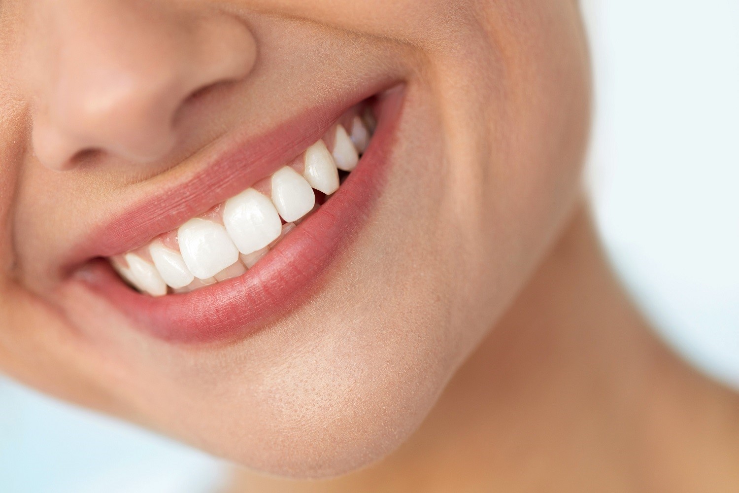 بررسی تفاوت لمینت و کامپوزیت و بلیچینگ بررسی تفاوت لمینت و کامپوزیت و بلیچینگ