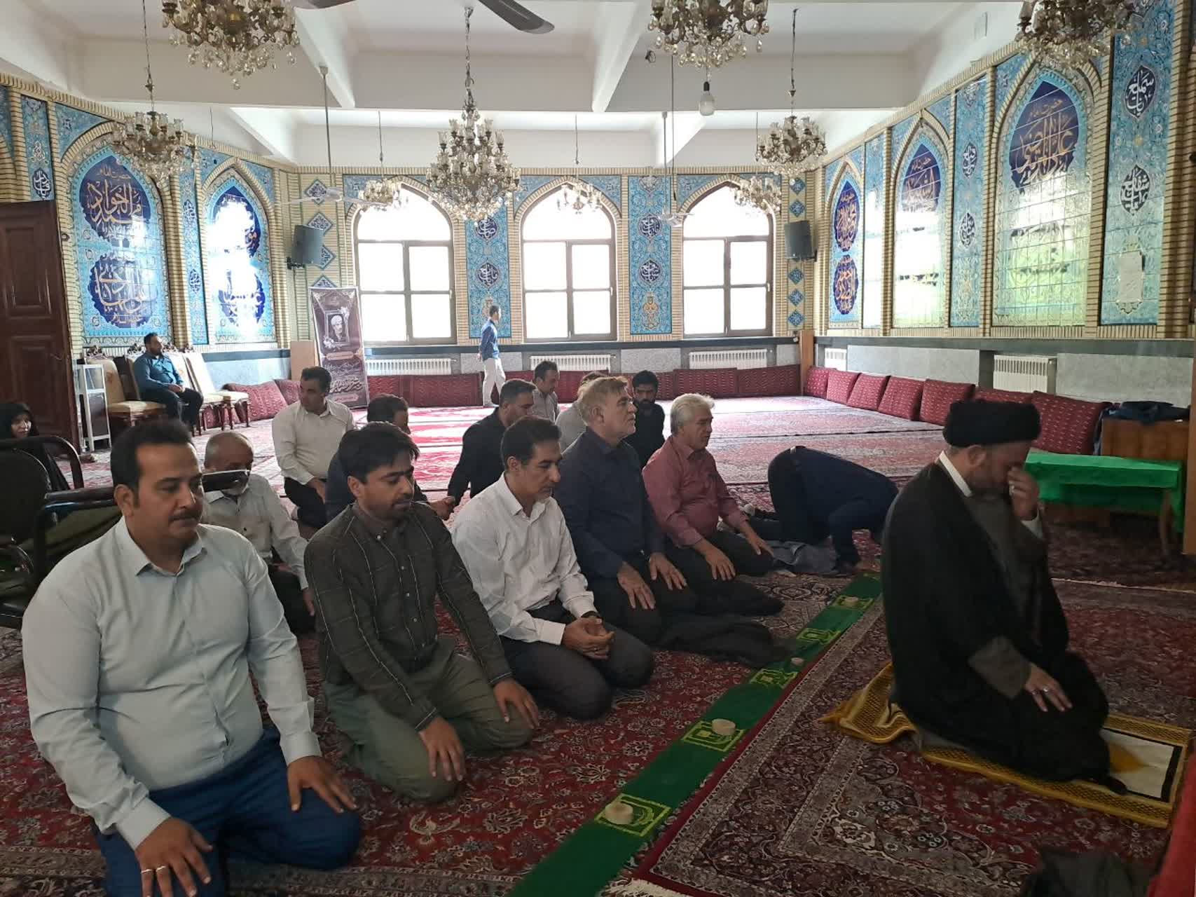 درصددیم پل خروجی شهر را دهه فجر به بهره برداری برسانیم درصددیم پل خروجی شهر را دهه فجر به بهره برداری برسانیم