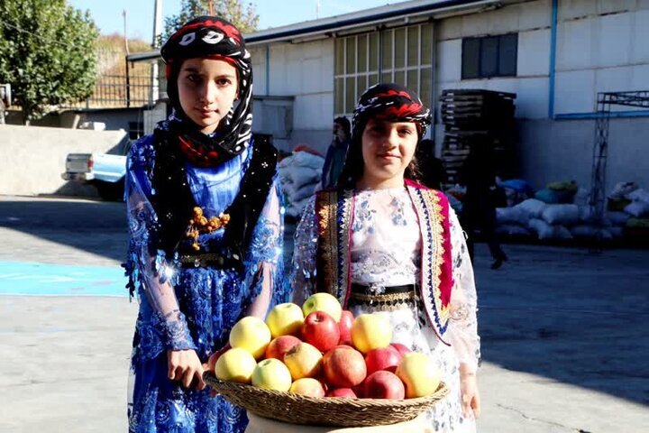 ثبت جشنواره سیب لرستان در تقویم رویدادهای گردشگری کشور ثبت جشنواره سیب لرستان در تقویم رویدادهای گردشگری کشور