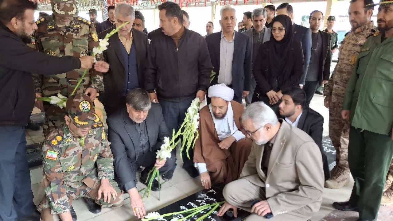 مهمانی لالهها در کرمانشاه / تجدید میثاق مسئولان با آرمانهای شهدا + فیلم مهمانی لالهها در کرمانشاه / تجدید میثاق مسئولان با آرمانهای شهدا + فیلم