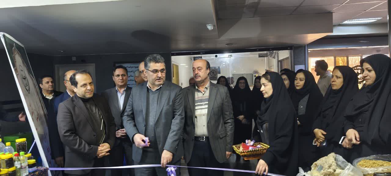 نمایشگاه توانمندیهای زنان روستایی و عشایری افتتاح شد نمایشگاه توانمندیهای زنان روستایی و عشایری افتتاح شد