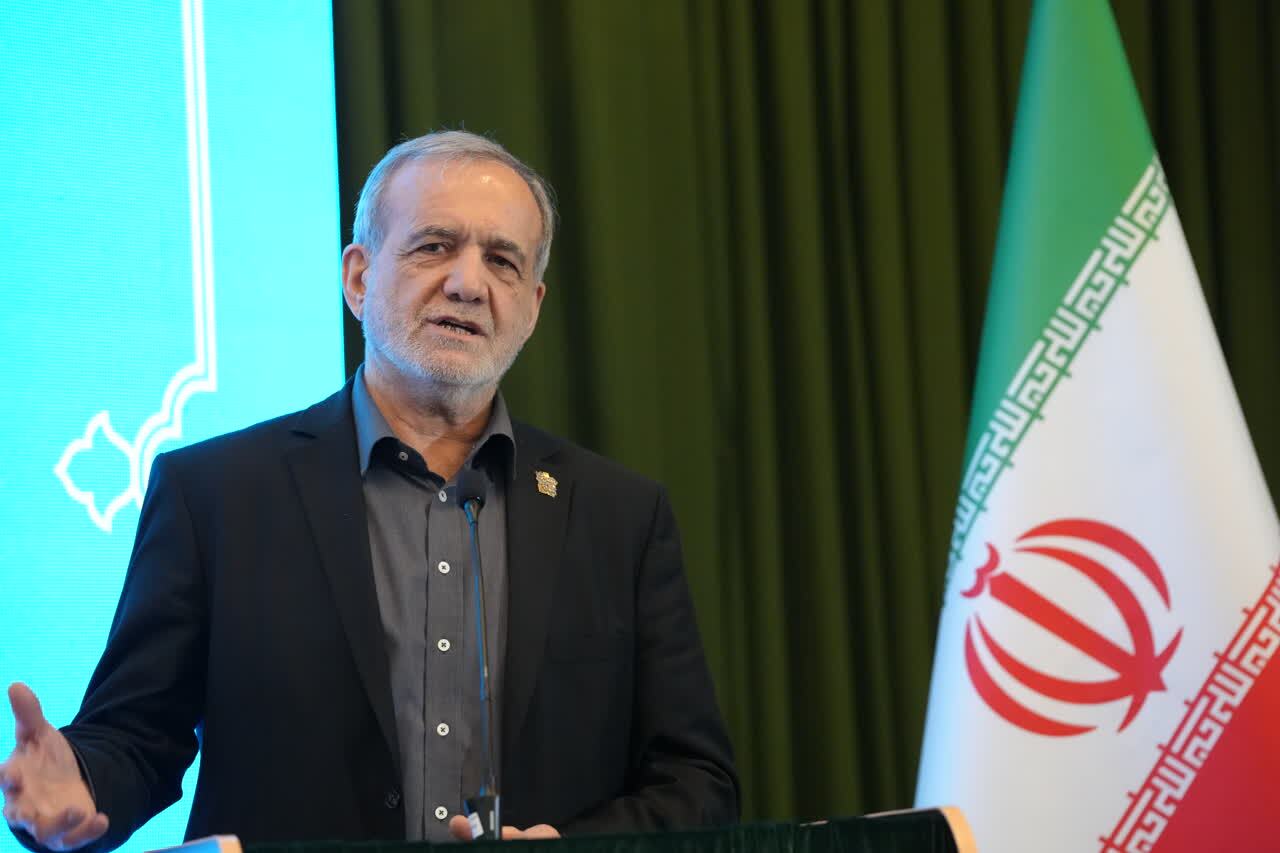 رئیسجمهور: ۱۱۰ هزار میلیارد تومان برای توسعه لرستان اختصاص یافت رئیسجمهور: ۱۱۰ هزار میلیارد تومان برای توسعه لرستان اختصاص یافت