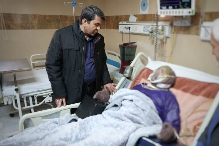 استاندار کرمان از مجروحین حمله به پایگاه هوانیروز کرمان عیادت کرد استاندار کرمان از مجروحین حمله به پایگاه هوانیروز کرمان عیادت کرد