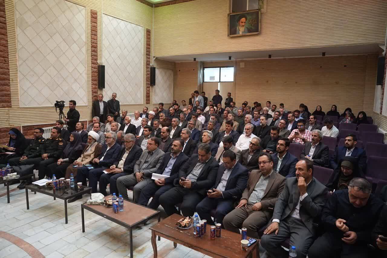 تحول زیرساخت‌های ورزشی در کوزران / بهره‌برداری از زمین‌های چمن و بازگشت سالن شهید ذوالفقاری به مدیریت دولتی