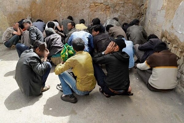 جمع آوری ۱۱ معتاد متجاهر و دستگیری ۲ خرده فروش در بندرگز جمع آوری ۱۱ معتاد متجاهر و دستگیری ۲ خرده فروش در بندرگز