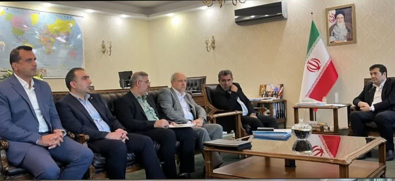 وزیر ورزش و جوانان طی نشستی بامسئولین مرکزاستان مازندران نویدداد با تأمین اعتبارات موردنیاز، شاهد بهره‌برداری ازطرح‌ها ی نیمه تمام  پروژه های  ورزشی در آینده نزدیک خواهیم بود.