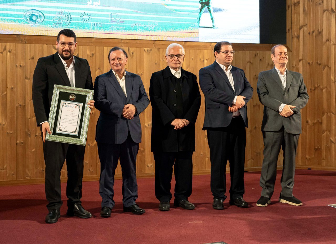 کسب عنوان «روابط‌عمومی برتر کشور» توسط پتروشیمی تبریز؛ عباس‌زاده مدیر نمونه روابط عمومی کشور شد