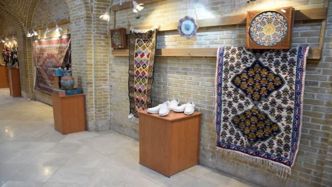 آغاز یک رویکرد جدید با صادرات صنایع دستی کرمانشاه به عراق/ استراتژی جدید کرمانشاه برای نجات صنایع دستی چیست؟ آغاز یک رویکرد جدید با صادرات صنایع دستی کرمانشاه به عراق/ استراتژی جدید کرمانشاه برای نجات صنایع دستی چیست؟
