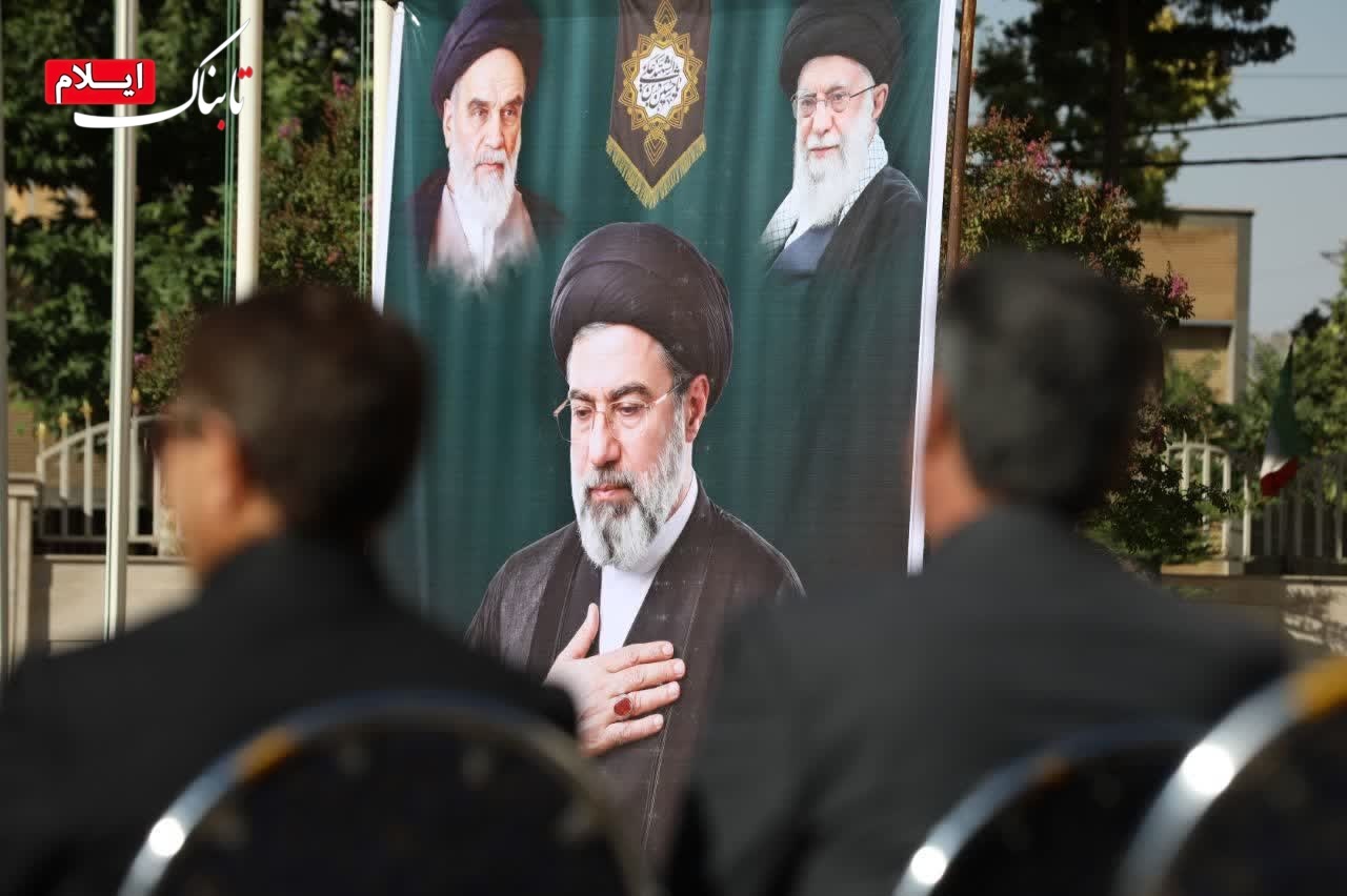 مدیران ایلامی با قائد شهید تجدید میثاق کردند / استاندار: رهبر شهيد الگوی عقلانیت انقلابی و مدیریت مردمی + فیلم