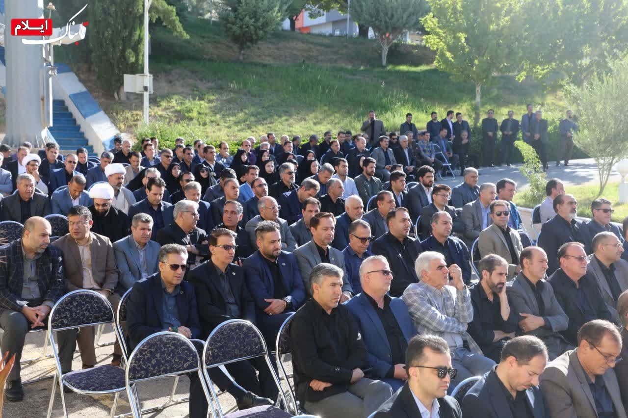 مدیران ایلامی با قائد شهید تجدید میثاق کردند / استاندار: رهبر شهيد الگوی عقلانیت انقلابی و مدیریت مردمی + فیلم