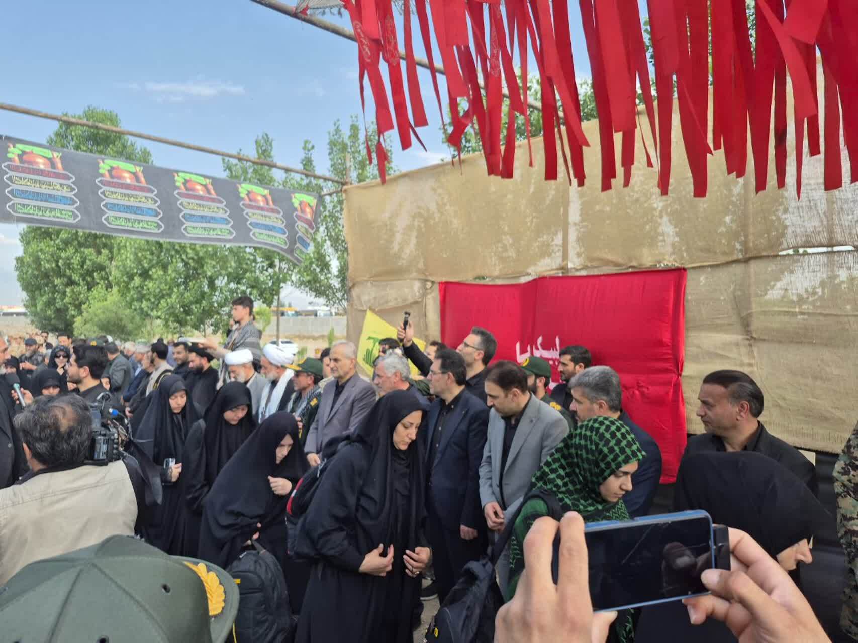 اعزام ۴۵ کاروان مردمی از اردبیل به آیین تشییع رهبر شهید/ برگزاری مراسم تشییع نمادین در اردبیل
