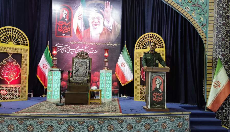 راه امام شهید با عمل و ایستادگی زنده می‌ماند