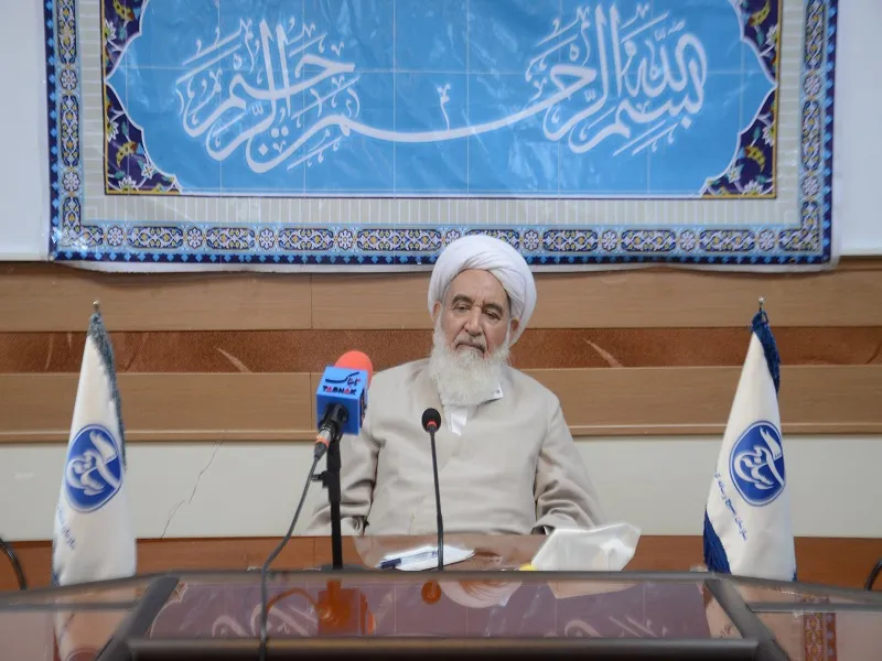 اخلاق، آگاهی و بصیرت در رأس کار رسانه باشد